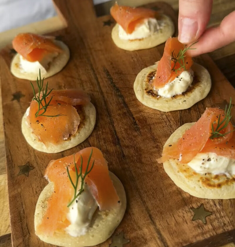 Salmon blinis